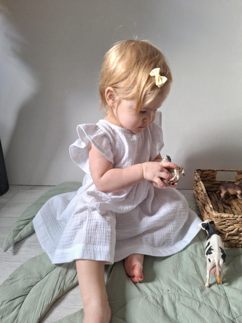 Velvona® Handgefertigtes Baby-Taufkleid aus Bio-Musselin mit Rüschenärmeln